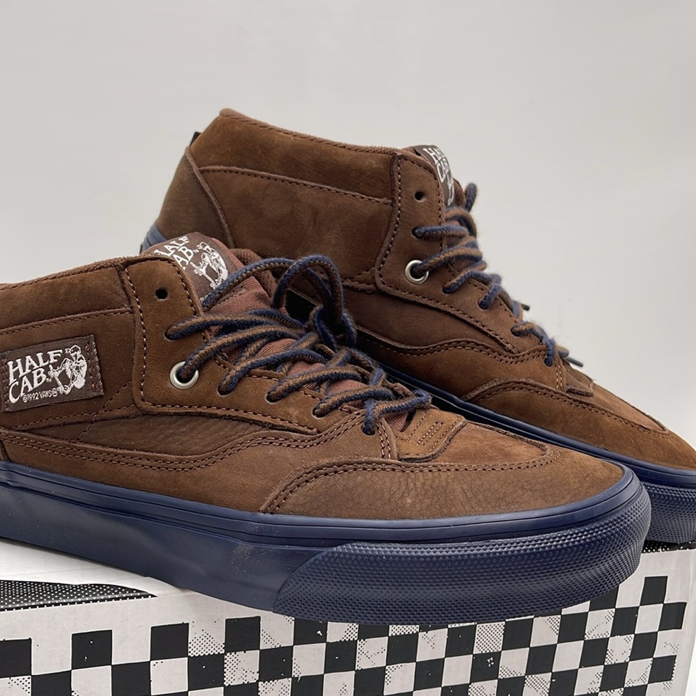 Vans Men’s Skate Half Cab
Nick Michel Brown/Navy
VN0A5KYABF1
Sneakers - Picture 5 of 16